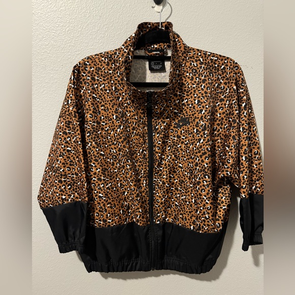Nike Leopard Print Windbreaker Full Zip Jacket - Picture 4 of 15